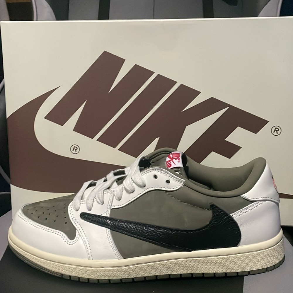 Jordan 1 Low Travis Scott Medium Olive